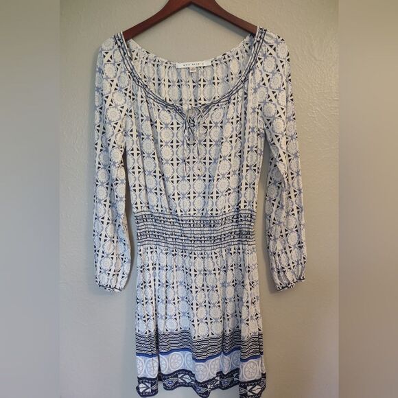 Max Studio Blue White Printed Smocked Waist Dress Size Medium - Picture 9 of 11